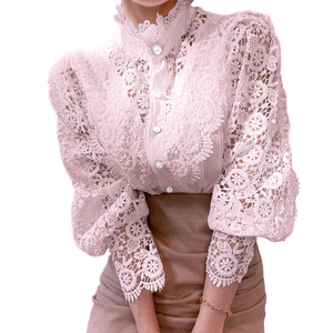 Blusa de Encaje con Mangas de Pétalo, Cuello Alto, Diseño Calado con Flores, Blusa de Encaje para Mujer, Blusa Blanca con <span class=keywords><strong>Botones</strong></span> - Product Image 1