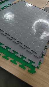 กระเบื้องปูพื้นพีวีซีแบบโมดูลาร์กันลื่น - Product Image 3