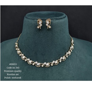 Ensemble de collier Kundan victorien 09053 avec boucles d'oreilles assorties pour femmes, bijoux pour occasions festives et mariages - Product Image 3