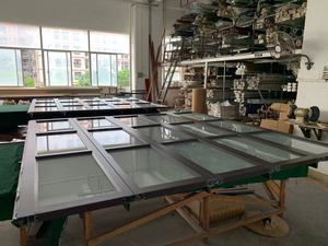 <span class=keywords><strong>Porte</strong></span> de <span class=keywords><strong>garage</strong></span> <span class=keywords><strong>motorisée</strong></span> à panneau en verre trempé avec cadre en aluminium à bas <span class=keywords><strong>prix</strong></span> - Product Image 4