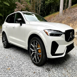 OFERTA ESPECIAL: VOLVO XC60 T8 POLE-STAR ENGINEERED EXTENDED RANGE 2022, IMPECABLE, CON VOLANTE A LA IZQUIERDA/DERECHA, HÍBRIDO ENCHUFABLE DE 455 HP Y TRACCIÓN EN LAS CUATRO RUEDAS - Product Image 1