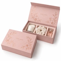 Boîte cadeau de mariage rigide rose de luxe personnalisée avec logo, dorure or rose et inserts pour l'emballage de demande en mariage pour demoiselle d'honneur