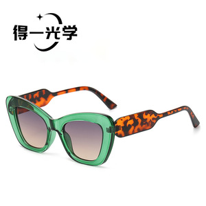 Cat Eye <b>Sunglasses</b> Green Frame Tortoise Temple UV400 Women's Fashion Sun Protection - Product Image 1