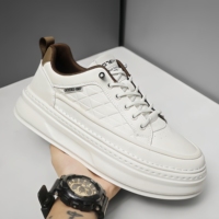 Chaussures de sport décontractées pour hommes à semelle épaisse et rehaussante, blanches, tendance et polyvalentes, très vendues