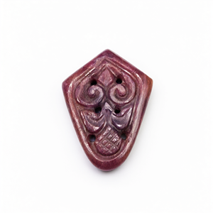 Pierre sculptée florale en rubis pour pendentif - Histoire, symbolisme et attrait moderne - Pendentif en pierre précieuse - Cadeau d'anniversaire - Fête des Filles - Product Image 2