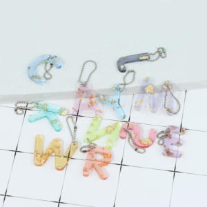 Llavero de resina con estampado de dibujos animados de doble cara personalizado barato llavero de acrílico epoxi transparente con personaje de Anime - Product Image 6