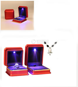 Caja de Joyería con Luz LED Personalizada de Fábrica, Caja de Anillo de Diamantes de Lujo para Boda con Logotipo, Diseño de Caja de Empaque de Joyería de Cuero - Product Image 6