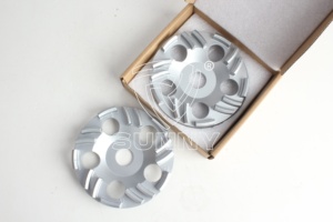 Meule diamantée SUNNY-Factory personnalisée de 5 pouces (125 mm) pour le ponçage des sols en béton, meule diamantée OEM - Product Image 4