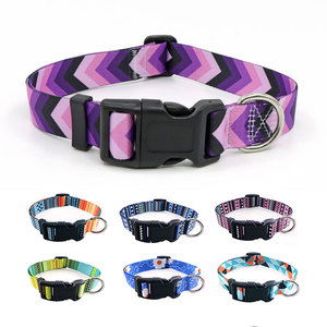 Collier pour chien ajustable à motif géométrique violet avec boucle de fermeture et points réfléchissants pour petits chiens, toutes saisons, style moderne - Product Image 2