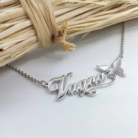 Collier personnalisé en acier inoxydable avec chaîne et pendentif papillon, collier à lettres tendance, bijoux pour femmes, vente en gros