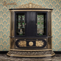 Ensemble de salle à manger de luxe noir et or élégant, table en bois sculpté à la française, buffet, armoire miroir, pour grande salle à manger, usage hôtelier