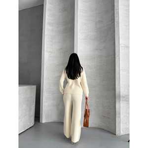 Conjunto de Punto Casual con Detalle de Botones 1565, Moda de Invierno con Estampado y Decoración de Parches - Product Image 2