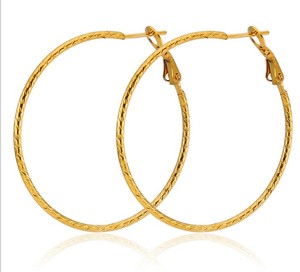 Boucles <span class=keywords><strong>d</strong></span>'oreilles créoles bohèmes en acier inoxydable doré, motif moleté large, vente en gros pour l'anniversaire des femmes - Product Image 1