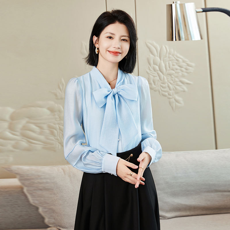 camisa de seda japonesa sofisticada en estilos elegantes