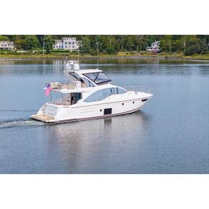 Barco Usado Azimut 50 de 2020 con Casco de Fibra de Vidrio, Motor a Gasolina, Velocidad de 35-40 Nudos, Construcción por Infusión al Vacío, Longitud Total de 15x1m - Product Image 3