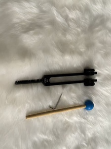 Ymby อะลูมิเนียมอัลลอยสีดำ OM 136.1Hz ส้อมเสียงบำบัดโยคะเสียงการทำสมาธิฮวงจุ้ยอ่างอาบน้ำ - Product Image 5