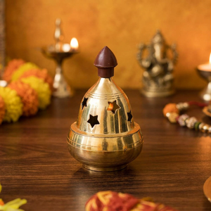 Diya traditionnelle en laiton Une belle pièce maîtresse pour vos rituels Diya traditionnelle Une pièce étonnante pour éclairer vos festivals - Product Image 6