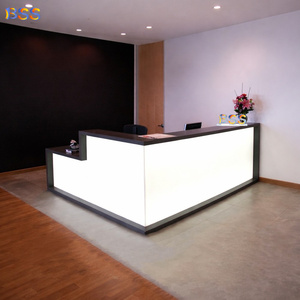 Elegante Oficina Corporativa Recepción en forma de L Luz Led blanca Clínica médica Recepción Escritorio Moderno Hotel Resort Recepción Escritorio - Product Image 1