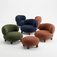 Fauteuil d'appoint confortable et moderne avec ottoman, structure en bois, en tissu bouclé, pour la détente à la maison et le salon