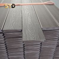 Planches composites en WPC de style européen, co-extrudées, imperméables, à grain de bois, pour la conception de jardins, de patios et de terrasses traditionnels