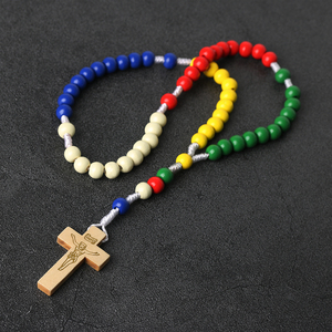 Chapelet <span class=keywords><strong>Pas</strong></span> <span class=keywords><strong>Cher</strong></span> Croix Jésus <span class=keywords><strong>Perles</strong></span> Colorées Faits Main Bijoux Religieux Catholiques en Bois Cadeaux Saints Communion Baptême Église Vente en Gros - Product Image 2