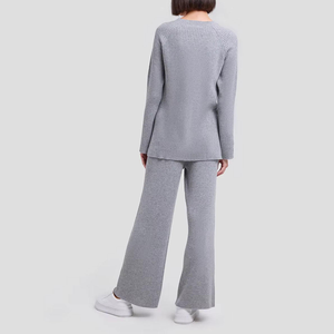 Ensemble deux pièces tricoté pour <span class=keywords><strong>femme</strong></span> avec logo personnalisé : haut et leggings à fente latérale, pull-over et pantalon unis - Product Image 3