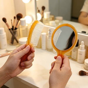 Mini <b>Mirror</b> And Hair Comb Set Round <b>Plastic</b> Portable Makeup <b>Mirror</b> For Home Use - Product Image 3