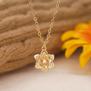 Collar con colgante de flor de rosa para mujer, estilo vintage floral, joyería de moda para uso diario - Product Image 2