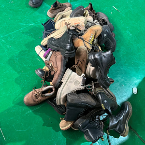 Zapatos de Lujo Usados al por Mayor para Mujer, Calzado Italiano de Segunda Mano, Tacones Altos, Zapatos Planos, Sandalias, Zapatillas Deportivas, Zapatos de Cuero - Product Image 3