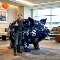 Escultura de Cerdo Grande de Fibra de Vidrio Azul Marino Personalizada para Decoración de Clubes Náuticos de Alta Gama, Estatua de Cerdo de Lujo para Resorts Costeros