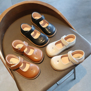 Zapatos Retro de Cuero para Niñas, Estilo Primavera-Otoño, con Diseño Calado de Corazón, Suela Suave de PU, Zapatos Casuales de Princesa - Product Image 1