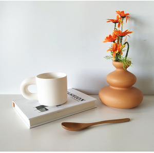 Taza de Cerámica con Platillo, Estilo Nórdico, Diseño de Tinta Salpicada, Color Blanco con Detalles Negros, Nueva, Ideal para Café - Product Image 5