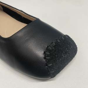 Mocassins de conduite pour femmes en cuir véritable, décontractés, plats, souples, à bout carré, pour la marche, style ballerine, personnalisables avec logo - Product Image 4