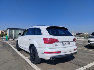 <span class=keywords><strong>Audi</strong></span> Q7 35 TFSI Progressive Edition 2013, 3.0T V6 272hp Supercargado Quattro AWD SUV de 7 Asientos, Bajo Kilometraje, Listo para Exportar - Product Image 5