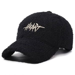 Casquette de baseball fourrée tendance pour femme, personnalisable avec logo brodé, en peluche chaude et confortable pour l'hiver – Vente en gros - Product Image 1