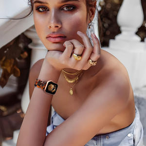 Cinturino per orologio intelligente in metallo con resina leggera leggera alla moda per <span class=keywords><strong>Apple</strong></span> <span class=keywords><strong>Watch</strong></span> serie 9 8 <span class=keywords><strong>Ultra</strong></span> 7 6 5 SE cinturino per orologio - Product Image 6