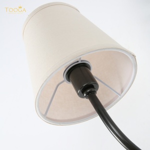 Lámpara de Pared Moderna de Bronce Negro Mate para Proyectos Hoteleros, Fabricada a Medida, con Pantalla de Tela Hecha a Mano, Decoración para Dormitorio, Lista para Enviar - Product Image 6