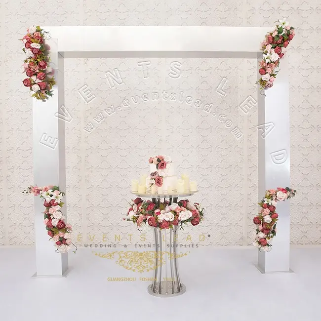 シルバーの豪華な結婚式のイベントアーチの背景セットのアイデアパーティーの装飾
