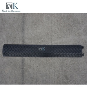 Protecteur de câble électrique extérieur en PVC flexible, rampe de protection de câble au sol en caoutchouc pour passage routier - Product Image 2