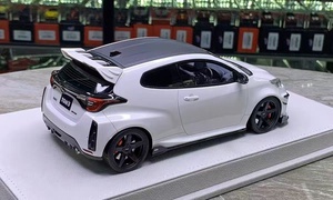 MODELO <span class=keywords><strong>DE</strong></span> COCHE <span class=keywords><strong>DE</strong></span> RESINA A <span class=keywords><strong>ESCALA</strong></span> <span class=keywords><strong>1</strong></span>:<span class=keywords><strong>18</strong></span> DEL TOM'S GR Yaris 2022, Juguete Fundido a Presión, Pieza <span class=keywords><strong>de</strong></span> Exhibición <span class=keywords><strong>de</strong></span> Modelo Automotriz Personalizado, Blanco Brillante/Perla - Product Image 4