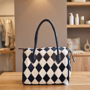 Sac à main en cuir de luxe noir et blanc à motif diamanté avec poignées tressées et fermeture éclair, sac de voyage décontracté pour femme - Product Image 3