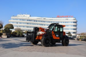 מלגזה כבדה ואמינה, כושר נשיאה 3500 ק\\\"ג, טווח הגעה 1250 ק\\\"ג, משקל 7850 ק\\\"ג, יכולת עלייה ב-30% - Product Image 4