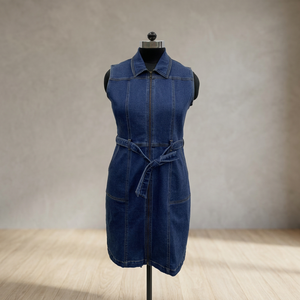Robe mini sans manches en jean avec col, ceinture et poches, style fourreau ajusté, pour un usage quotidien décontracté - Product Image 3