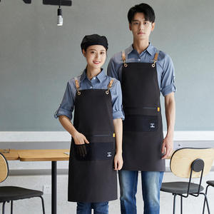 Delantal de poliéster impermeable color verde guisante con correas para los hombros para uso en restaurantes y bares - Product Image 4