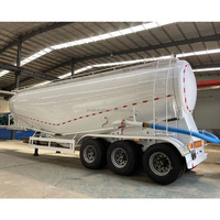 Portador del petrolero del cemento del polvo a granel seco de la forma resistente de V W con el compresor de aire de Fuda del motor diesel de Weichai