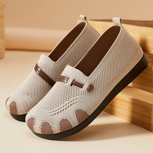 Zapatillas de deporte de punto de suela blanda cómodas y transpirables para mujer, zapatos planos de malla hueca de estilo de baloncesto ligero para zapatos deportivos de verano - Product Image 1