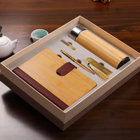 Ensemble cadeau d'entreprise 5 pièces avec carnet à effet bois, stylo, bouteille isotherme, marque-page en métal et boîte cadeau haut de gamme