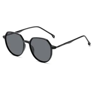 TR8068 नई मॉडल के लिए पुरुषों के लिए लक्जरी धूप का चश्मा tr90 uv400 फूट डालना सूर्य चश्मा पुरुषों धूप का चश्मा