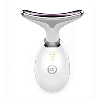 Masseur facial à lumière rouge, appareil de beauté pour le visage et le cou avec outil de massage à lumière rouge, baguette sculptante pour le visage avec 7 couleurs