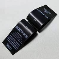 Etiquettes de vêtement sérigraphiées en satin de soie personnalisées et écologiques de haute qualité 1000PCS Set Soft Black Smooth Care Center Fold